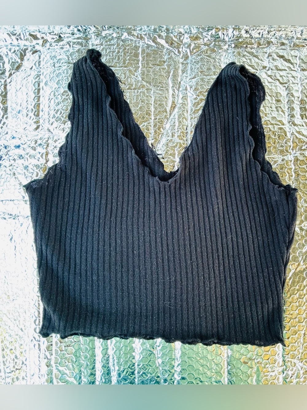 SHEIN Black Ribbed V-Neck Crop Top